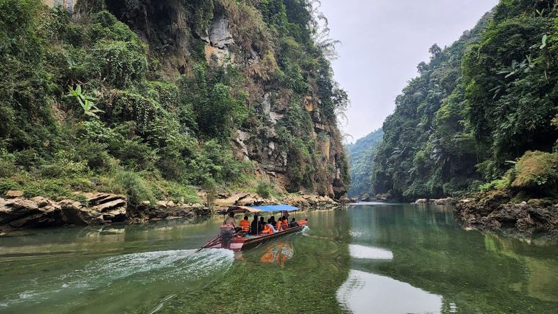 Với sự hỗ trợ của Taxi Sapa Lào Cai, du khách có thể dễ dàng tiếp cận với một trong những trải nghiệm thiên nhiên đẹp và hấp dẫn nhất trong cuộc đời